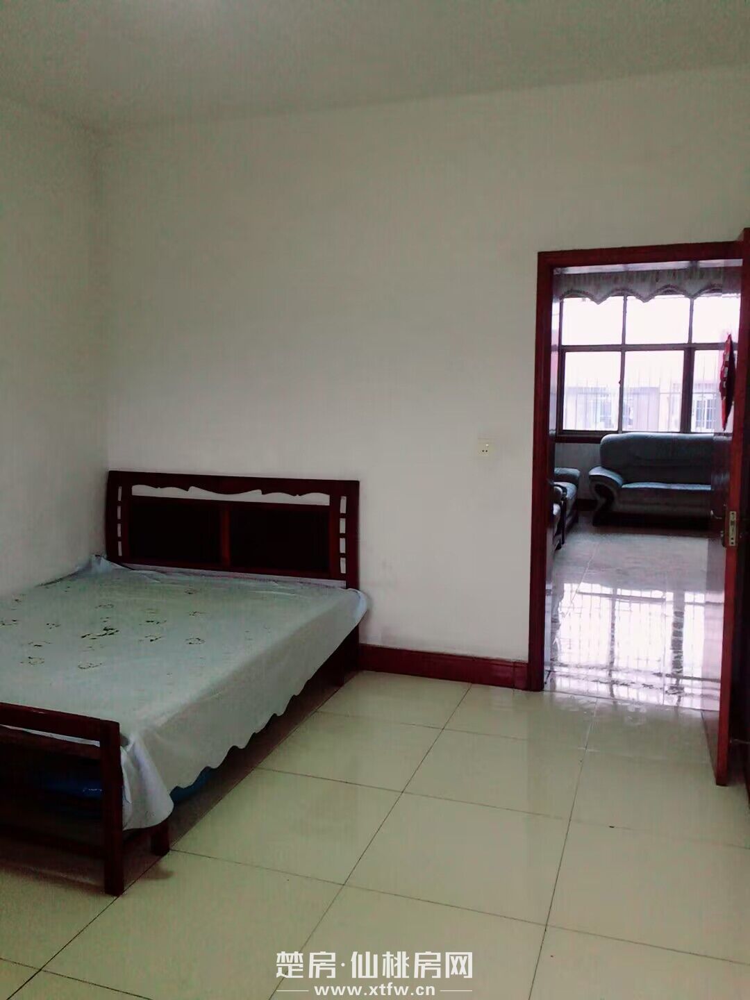 三面采光，安静舒适，工作上学便利