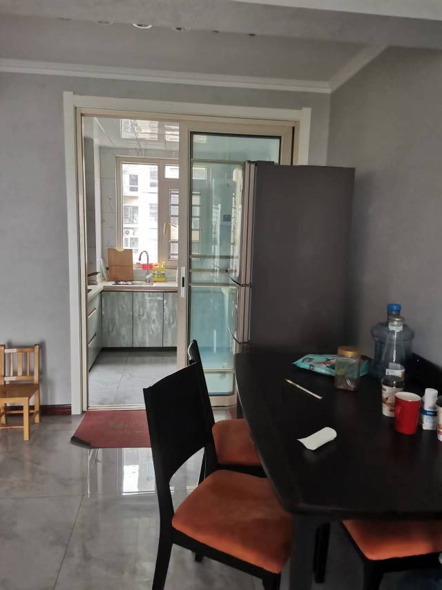 新三中旁还建房精装修好楼层急卖