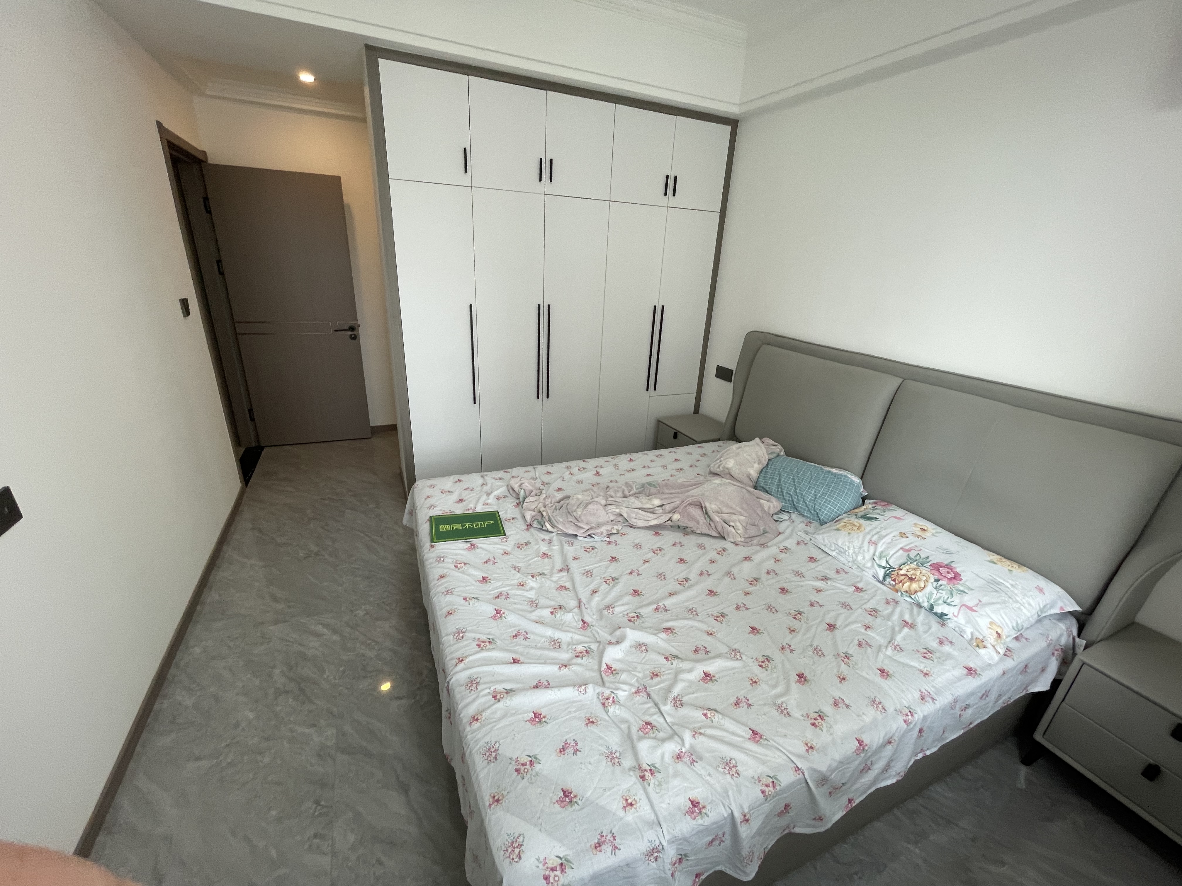 风和日丽全新装修家电都送大阳台视野风景很好周边配套全