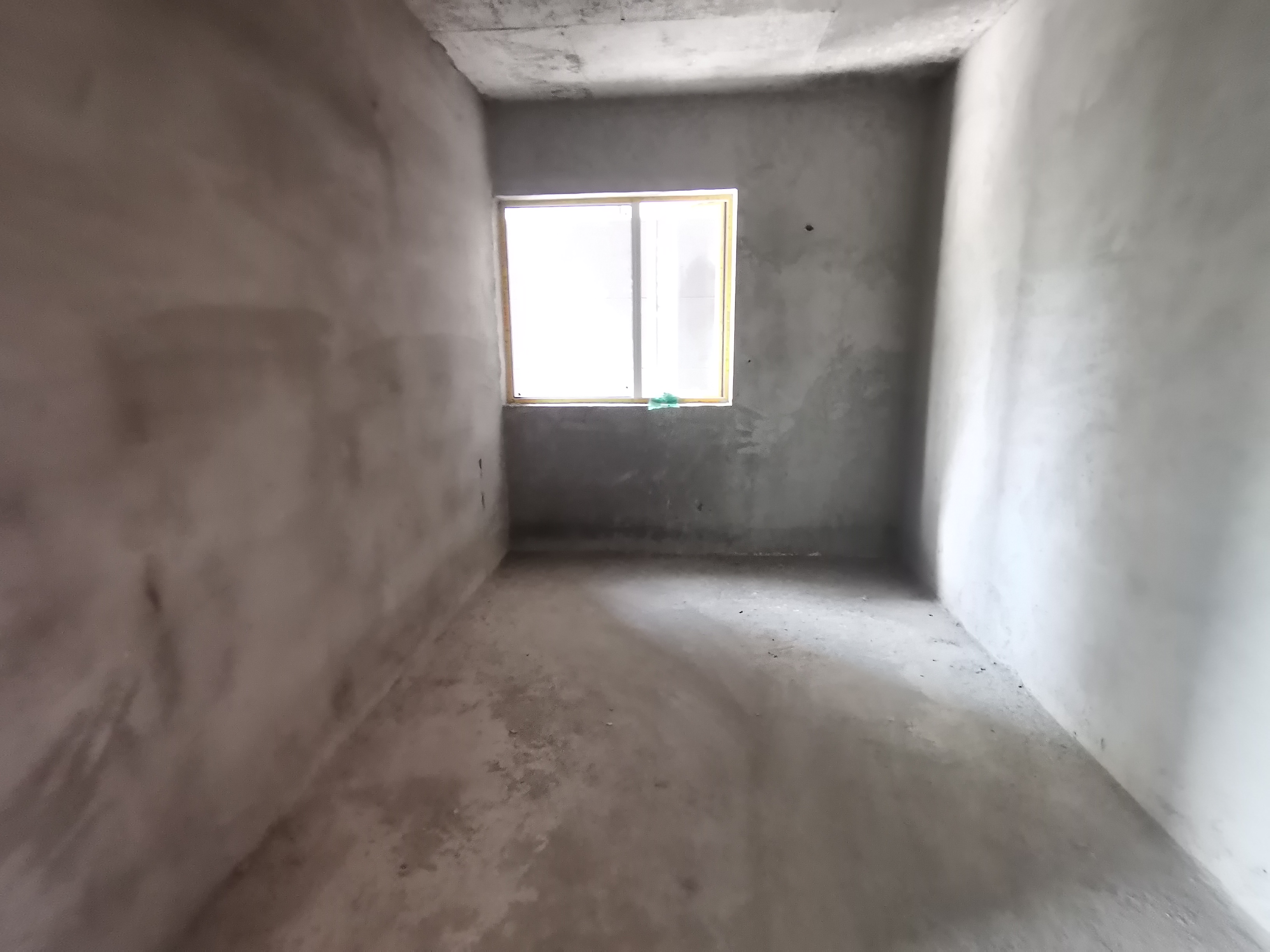 蓝天新城毛坯三房户型方正看房方便房东诚意出售