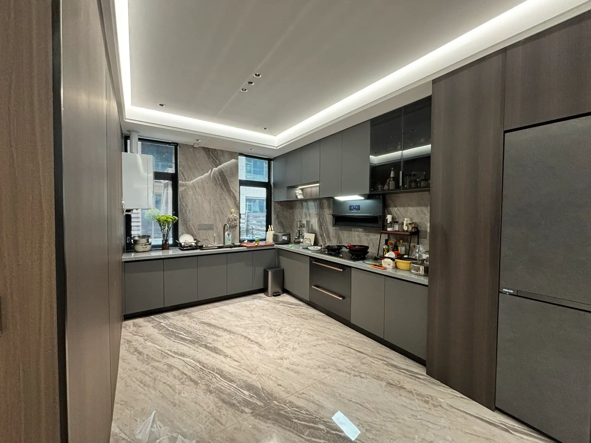 诚心出售，祥生观澜府，联排别墅，9.9成新，豪装，入住3个月，证满二