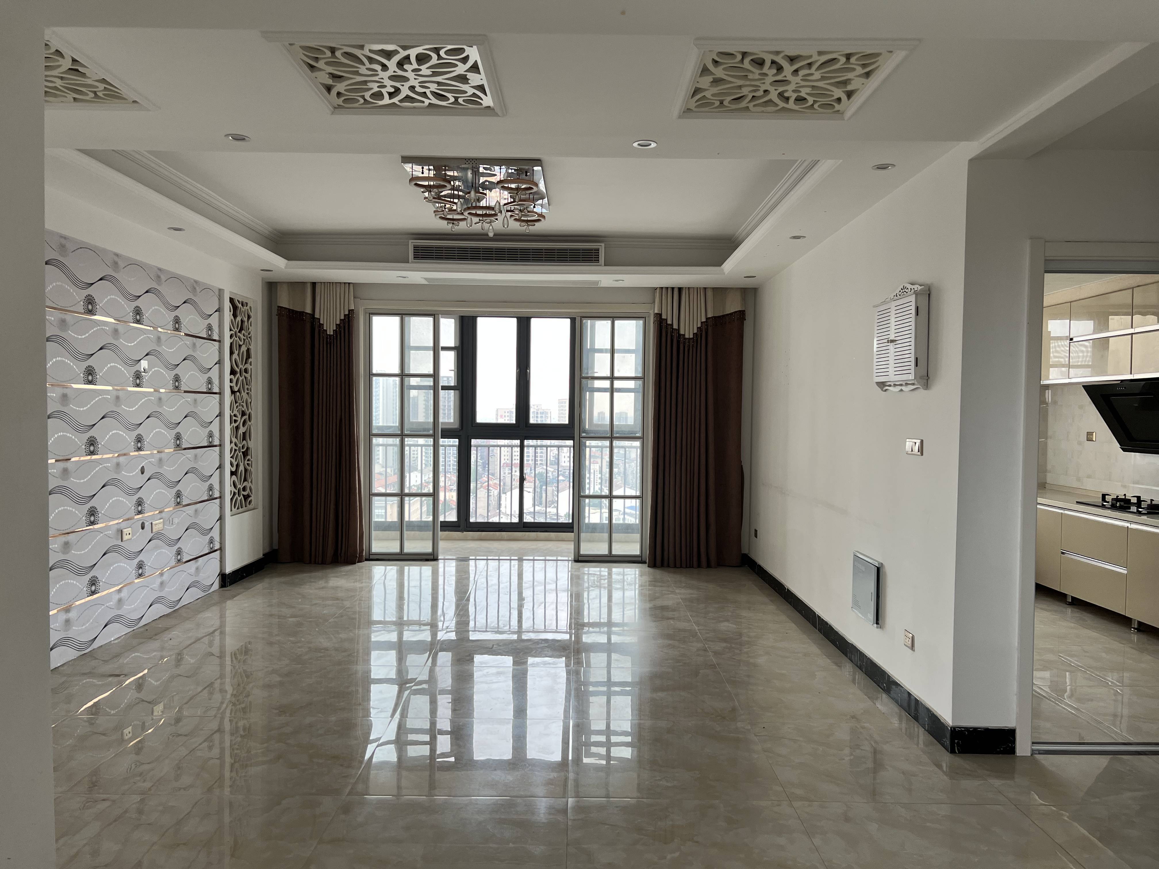 繁街里的世界城