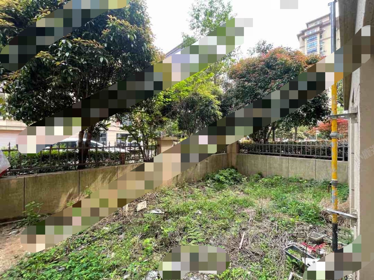 香格里拉，电梯洋房，上下两层接近200平，复式楼+超大院子+大露台+车库，