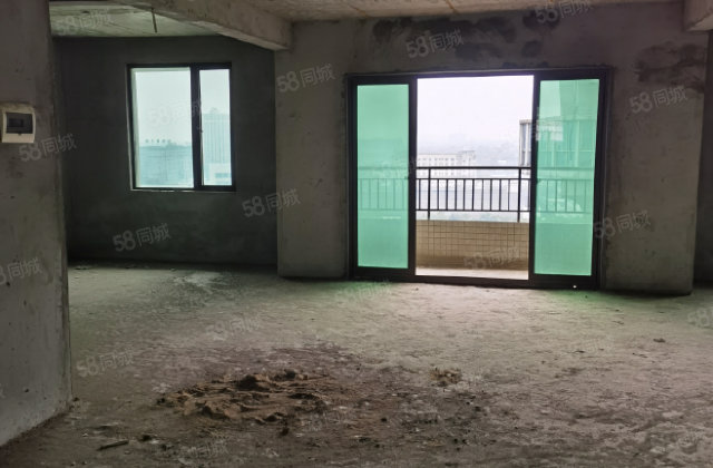 锦绣龙城3室2厅2卫好楼层一梯两户高性价比价格可谈诚心出售