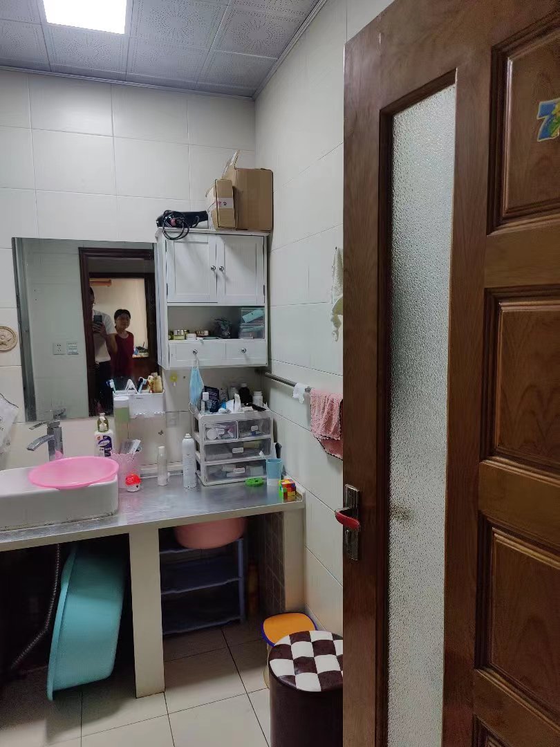 德政园枫丹苑.精装三房.证件满二.中间楼层