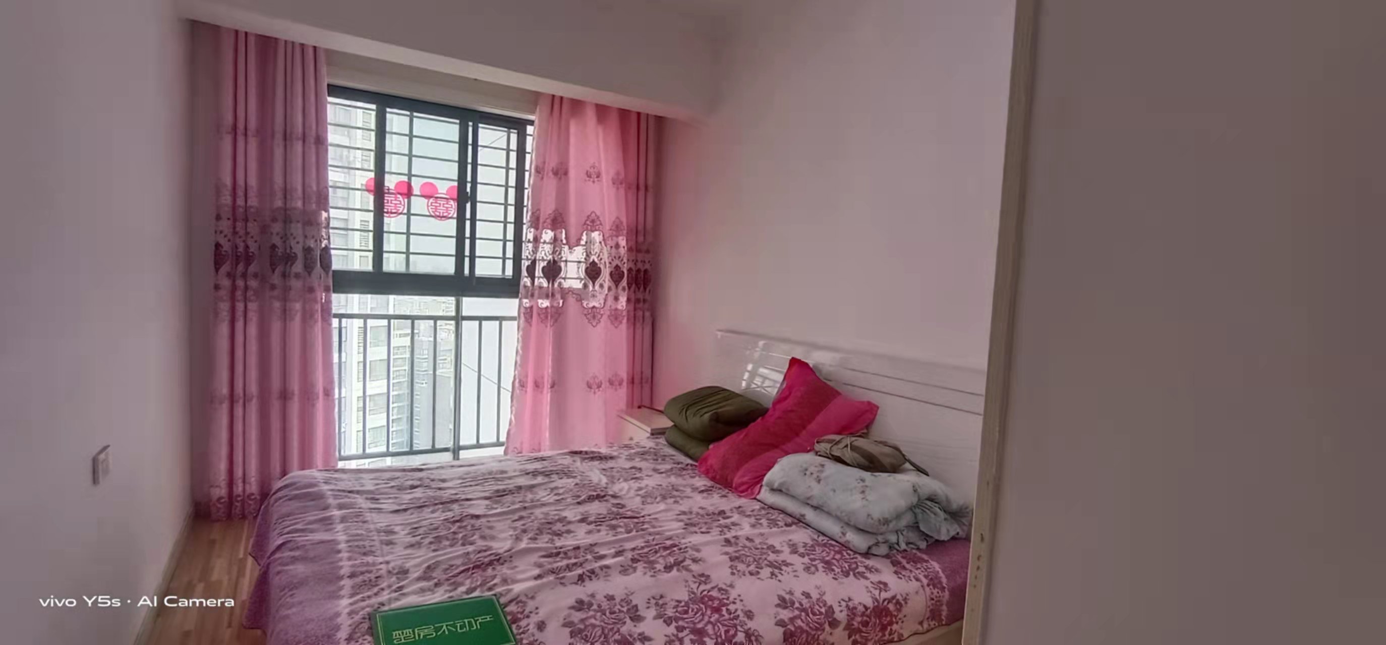 鸿昇现代城精装四房保养新成色好楼层好，便宜卖