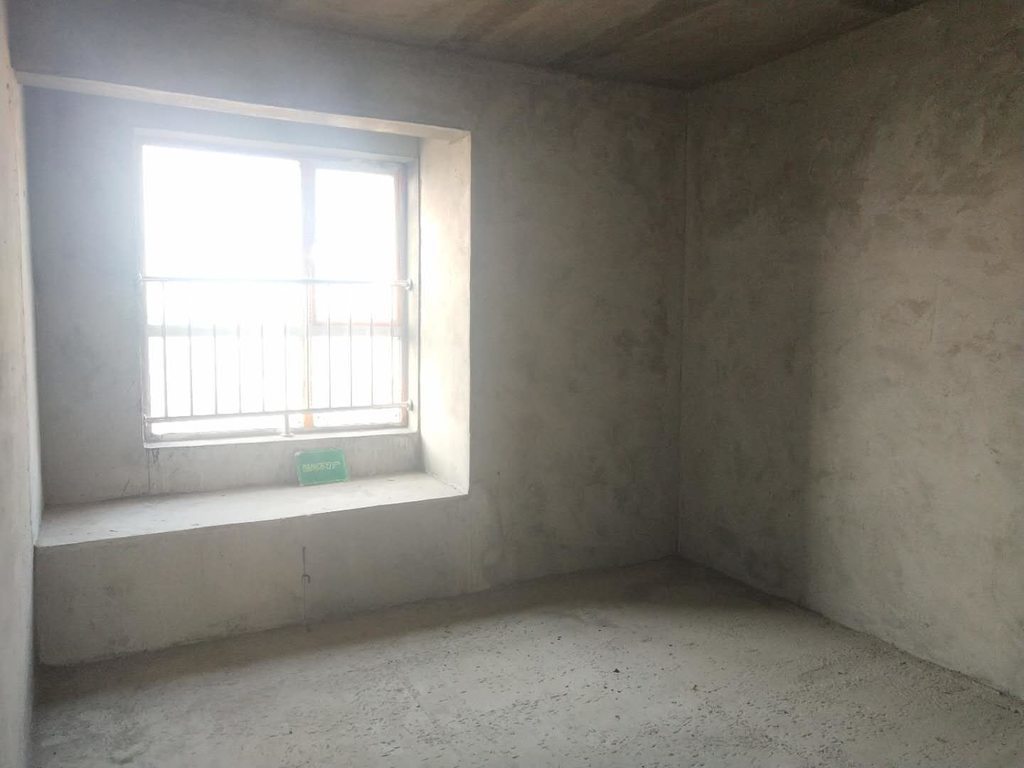 城南领秀城，毛坯带车位，边户，采光好视野好,人车分流