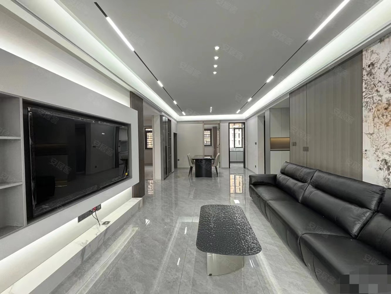 11，业主诚心出售，城南御台公馆，精装边户三房，全新装修，证满二，电梯好楼层