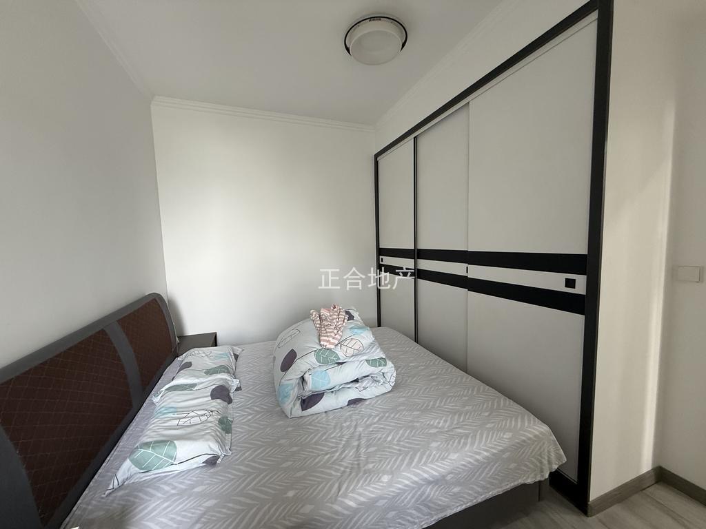 急售，城南，元泰未来城C区，精装小三房，电梯好楼层，拎包入住，成色新，证满二