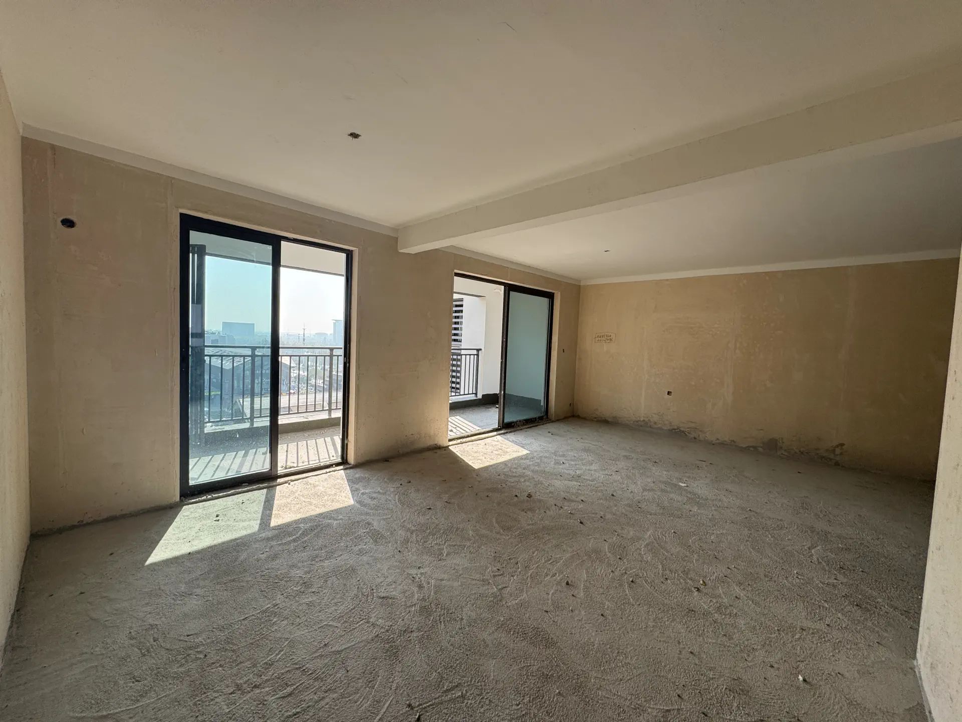 亏本出，城南，吾悦，电梯好楼层11楼，送车位，诚心出售