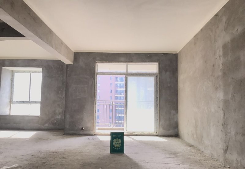 漫城林语毛坯大三房户型方正看房方便诚意出售！