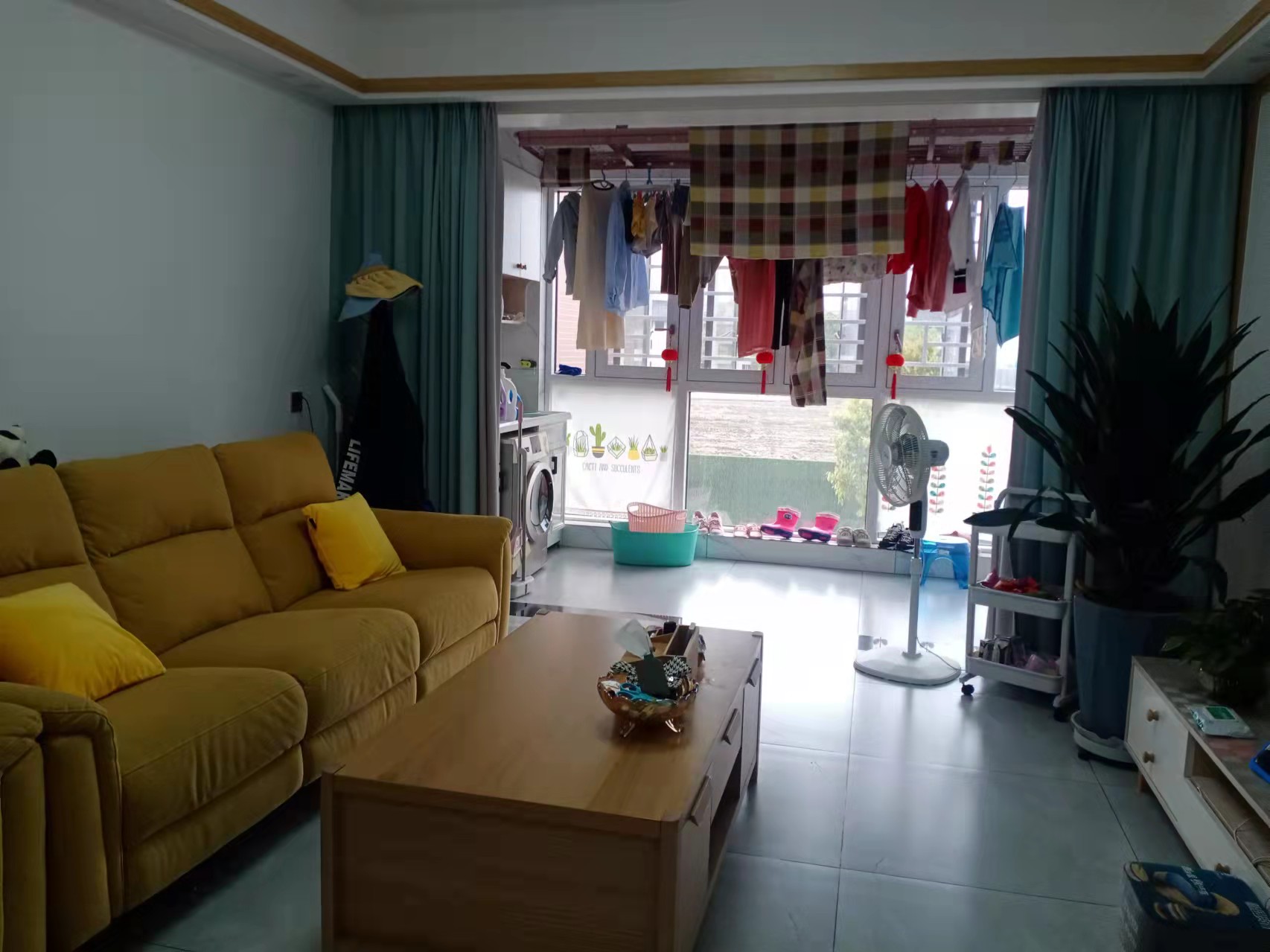 领秀城精装大三房，品牌家具家电，带车位出售