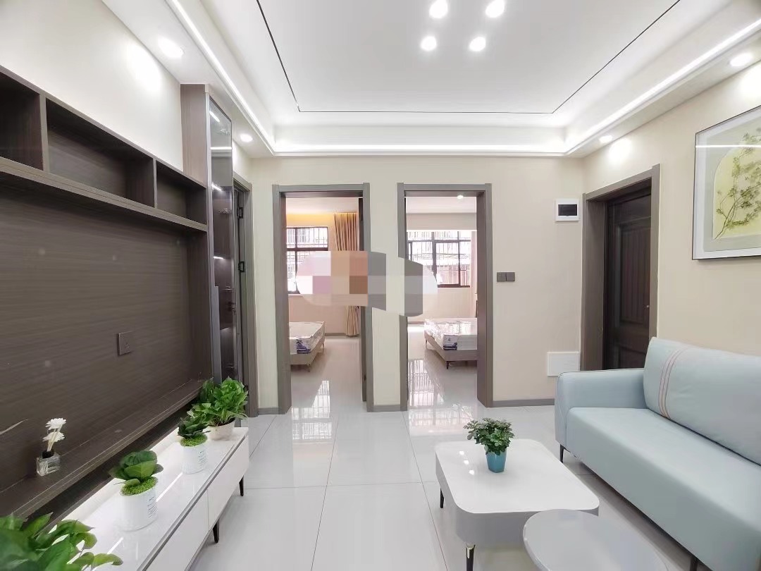 142？房东诚心出售，养老蛮好，精装3房，证件在手，有院子停车