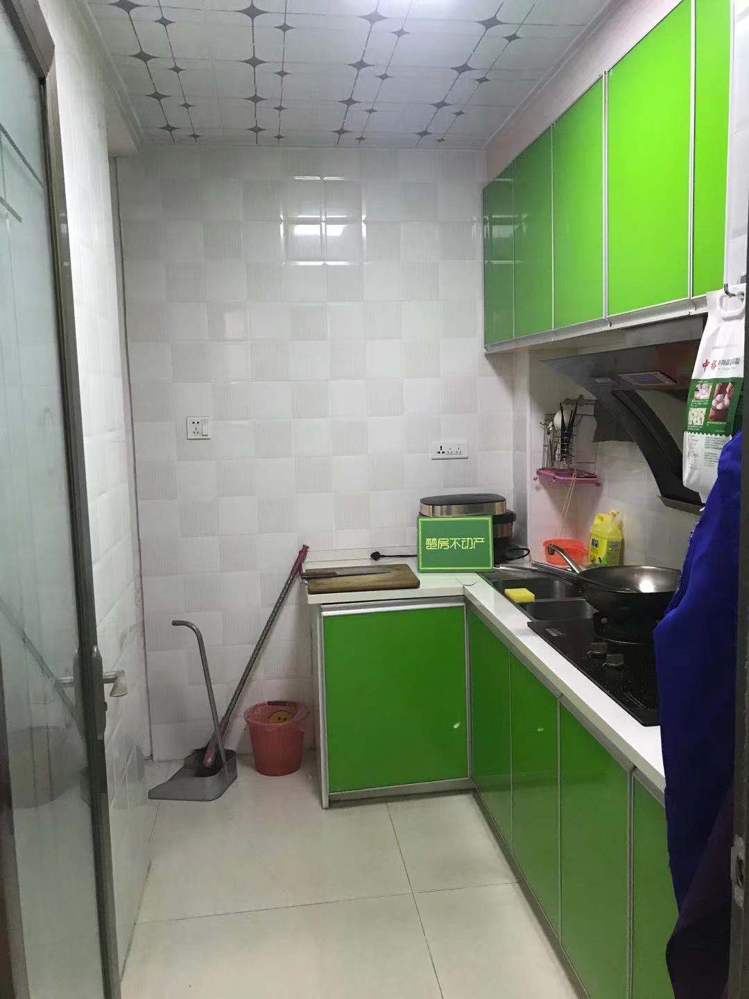 新一中对面翰林公馆精装三房看房方便证满二