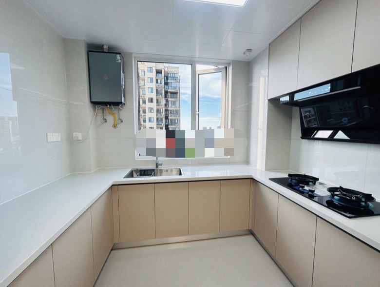 降价了，城南。全新精装三房，电梯12楼，证满二年，单价5500，边户