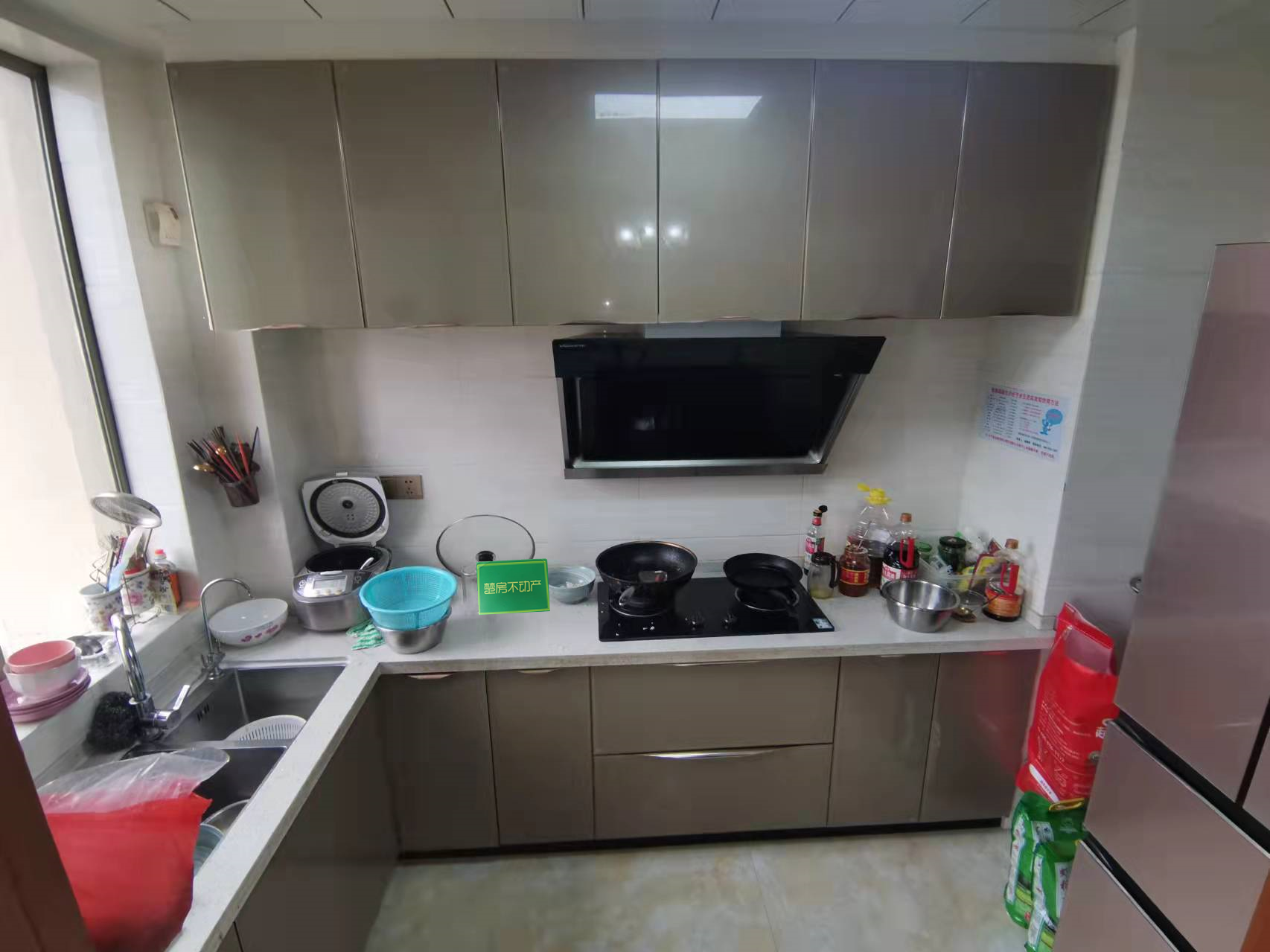 南国明珠精装四房南北通透双阳台视野采光通透拎包即住价格便宜