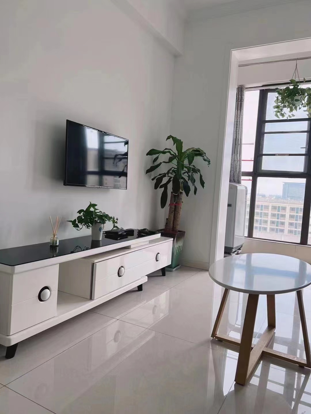 荣怀 装修两房出租  包物业