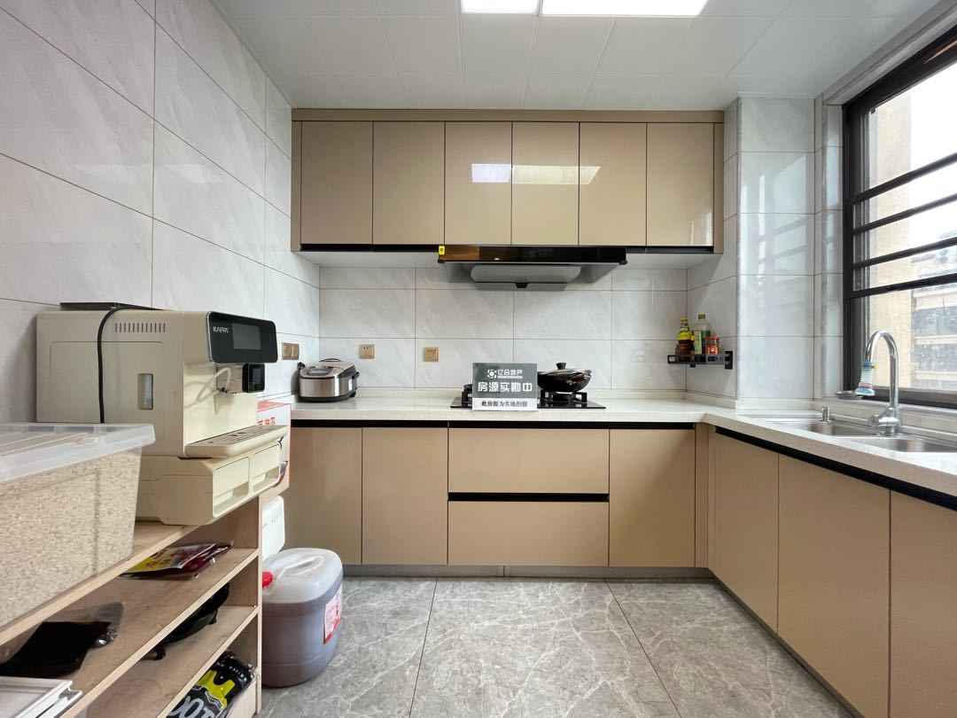 城南，荣怀，1梯1户，小高层，精装三房，好楼层，证满二