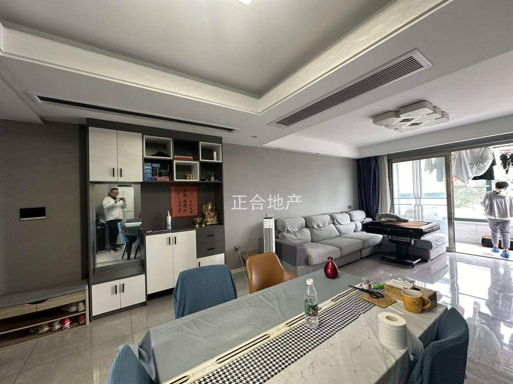 降价了， 房东急售！！新城壹号五期 ，带大露台房子， 精装三房，  单价5300