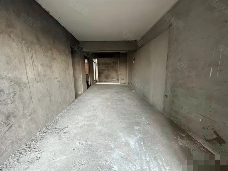 373，捡漏，市忠心，带大露台，电梯房，双阳台，采光好，急售