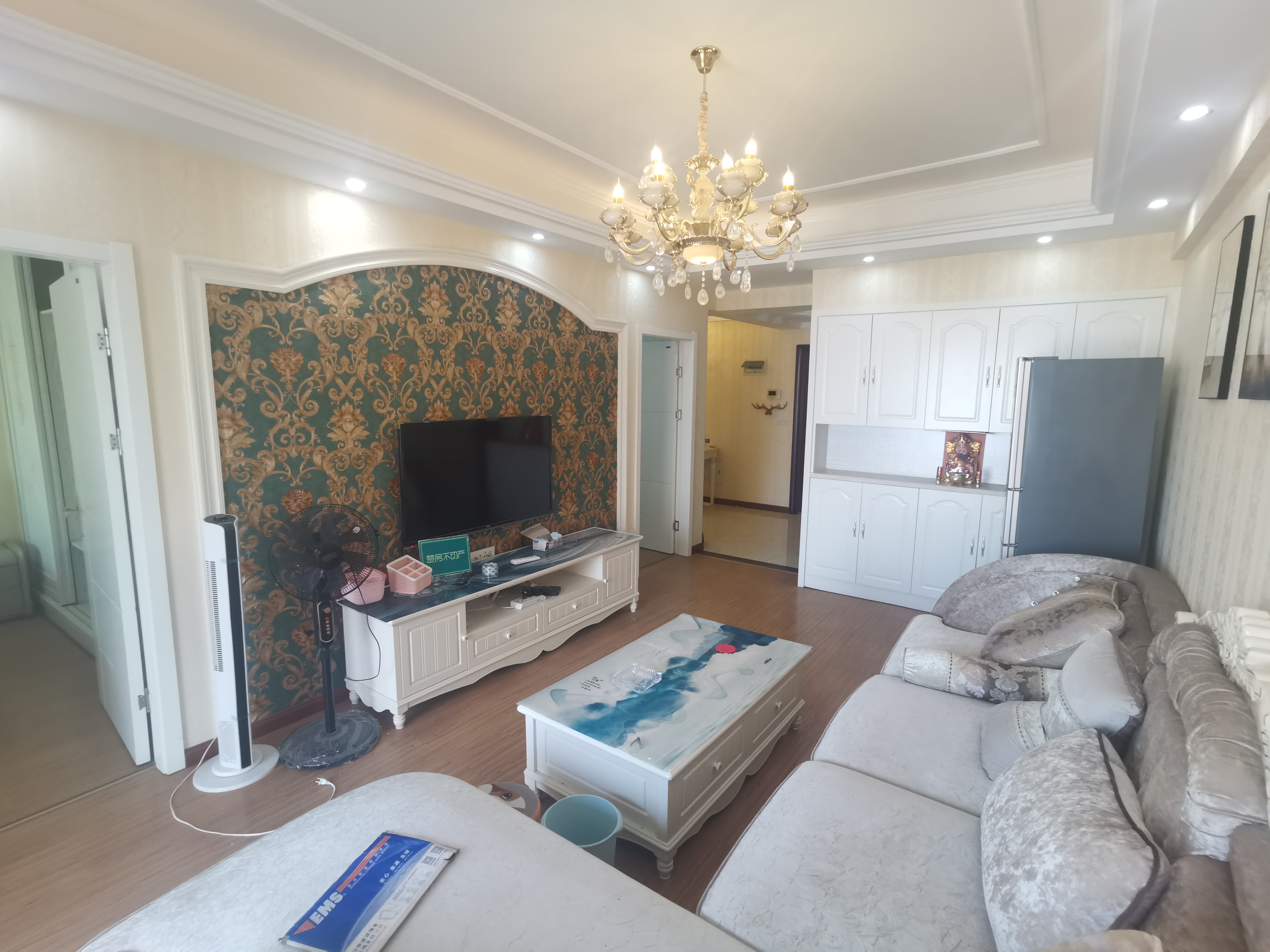 新天地广场精装2房  看房方便 可按揭