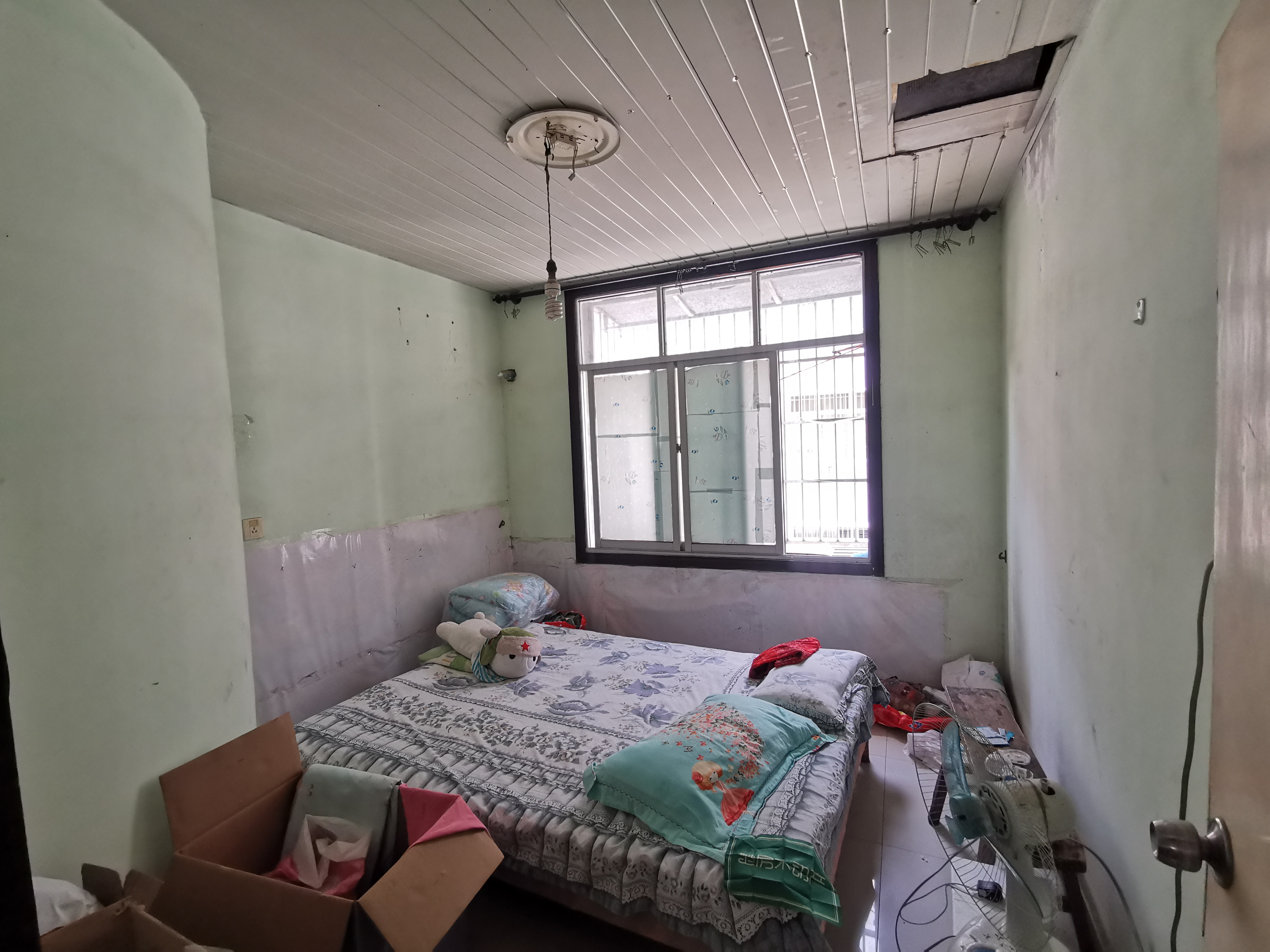 大洪小区锦瑞路私房出售 地段非常好 好停车 实验二小老三中周边配套成熟 随时看房