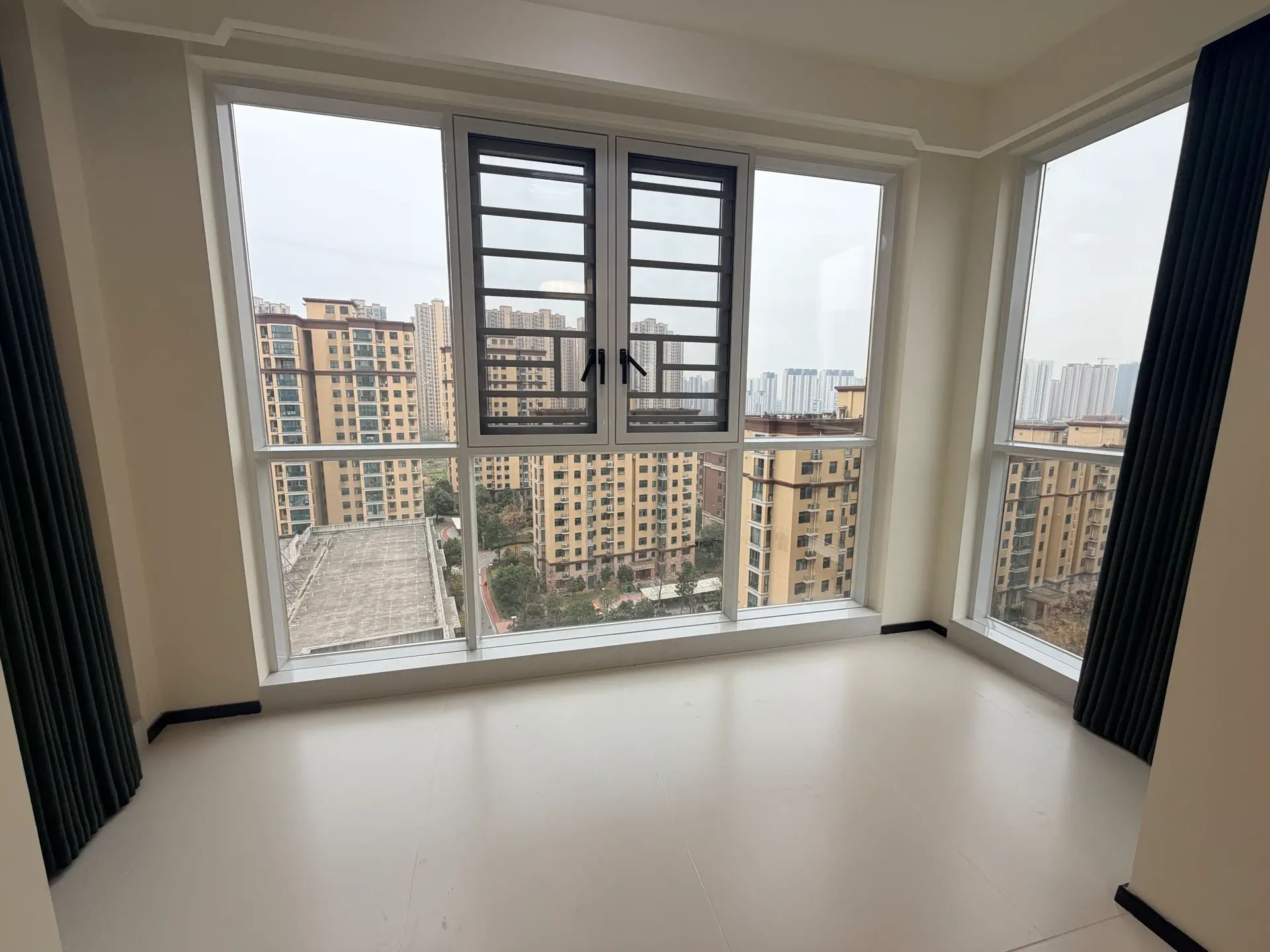 沔阳公园旁，城南，新城壹号五期，电梯12楼，老证，单价5900，新二中二小