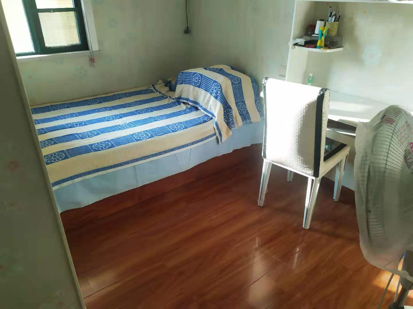 新城壹号3室2厅1卫100平79万新证