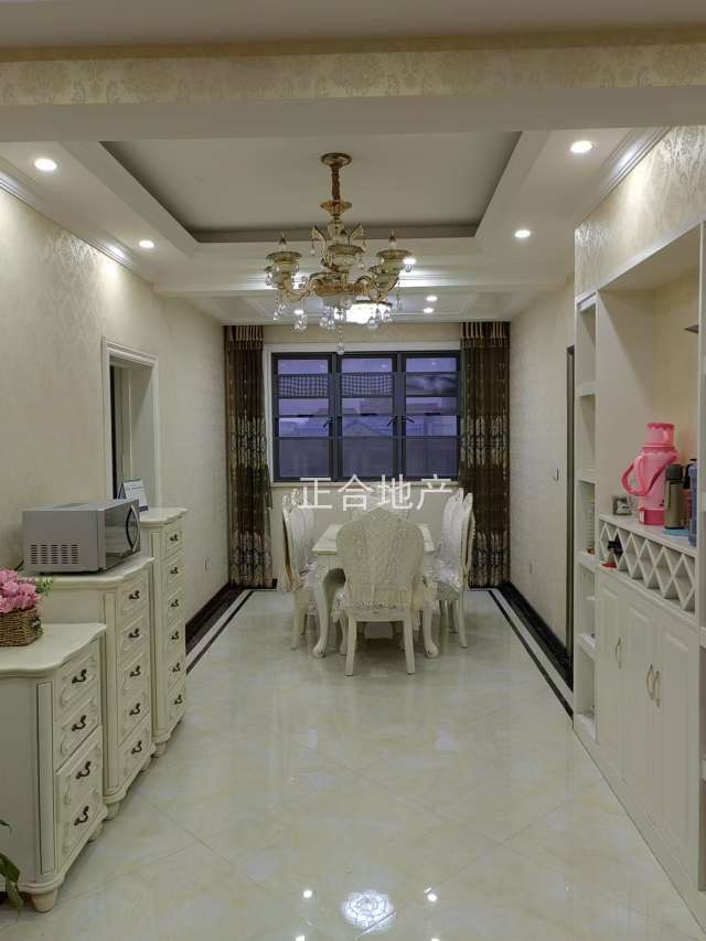 业主诚心出售！御台公馆，单价5000，精装三房，满五，家私家电全送，