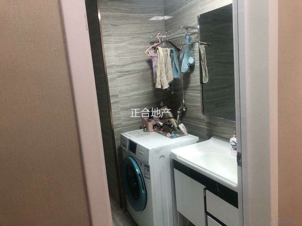 新天地国际广场全屋精装修满2省税可按揭