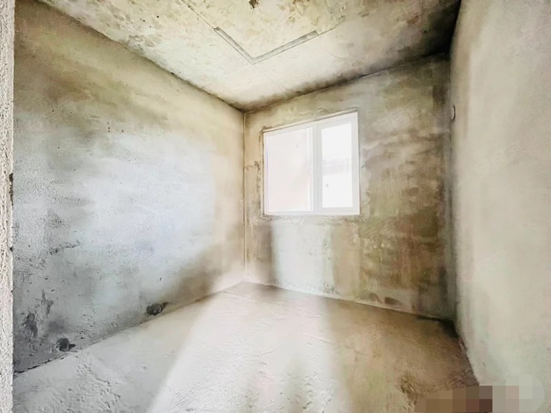 急售，城南新小区，电梯小高层，3400单价，毛坯三房，捡漏