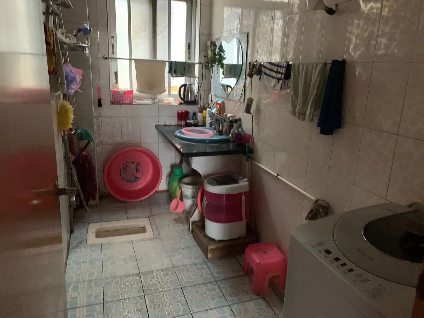 黄荆小区 街旁现浇结构门口可以停车前宽后宽实际面积440平南北朝向拎包入住