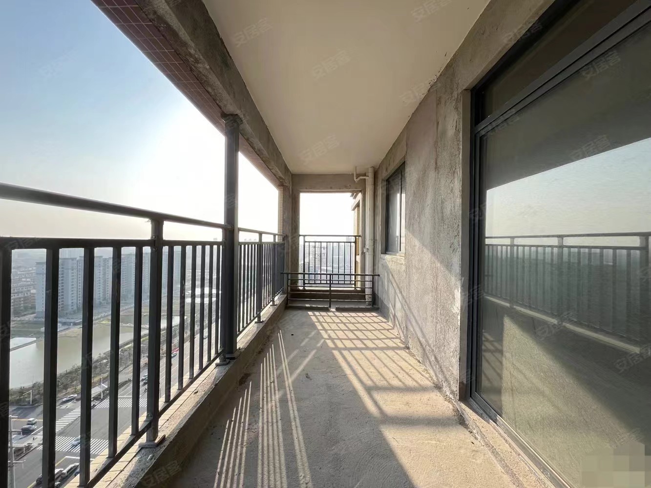 降价了，房东亏本出，新城名都，毛坯大三房，三开间朝南，单价5800，捡漏