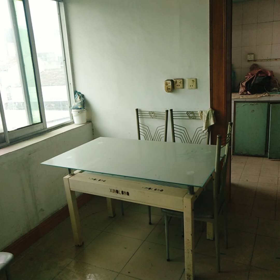 沙嘴汉江 旁边中层三房有证可过户价格很美