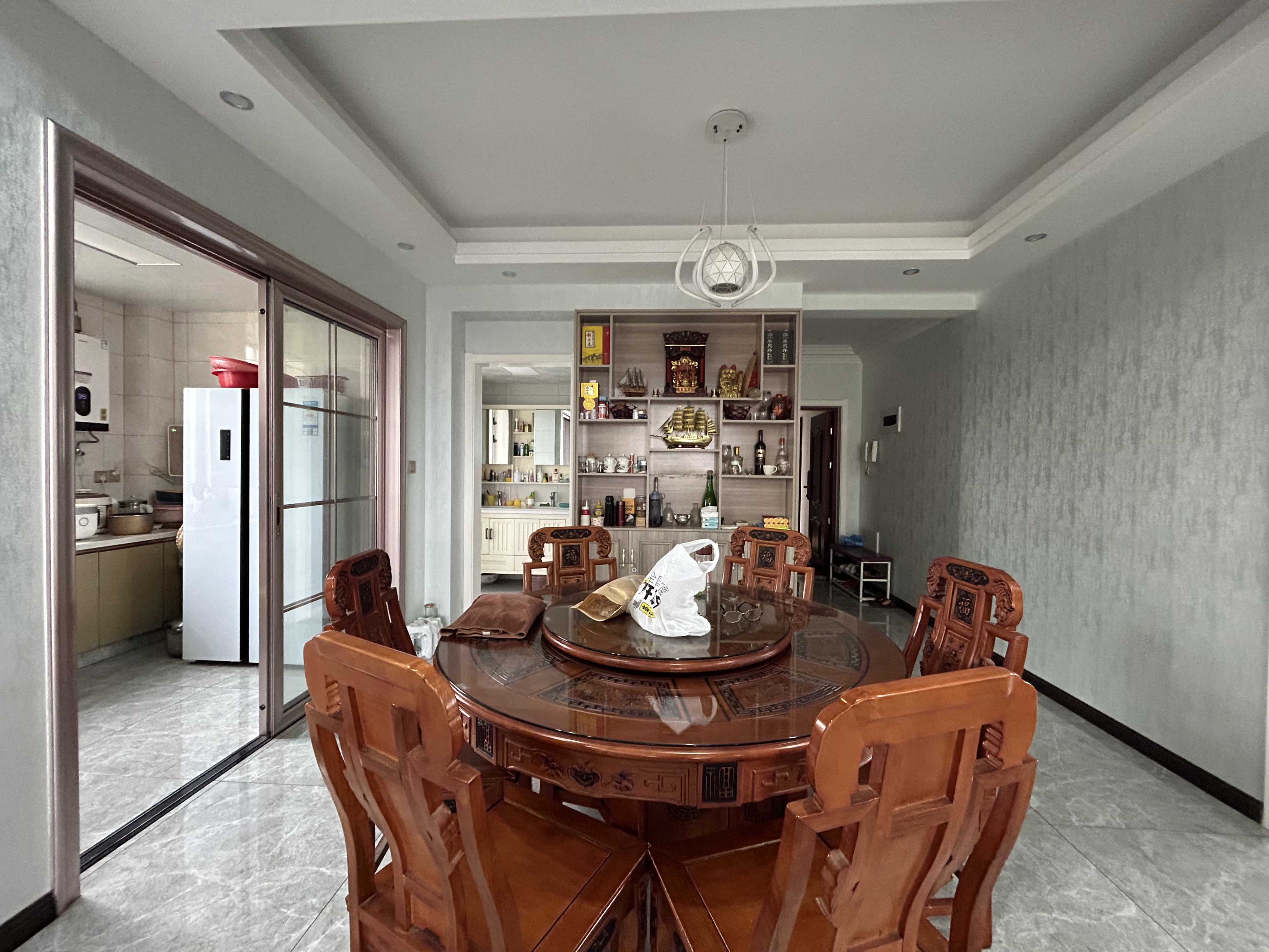 路安花苑.精装复式五房.房子成色新.看房方便