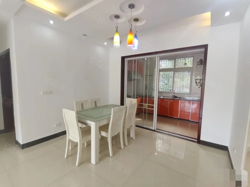 182，业主诚心出售，德政金苑对面，步梯二楼，精装三房，三开间朝南，采光好