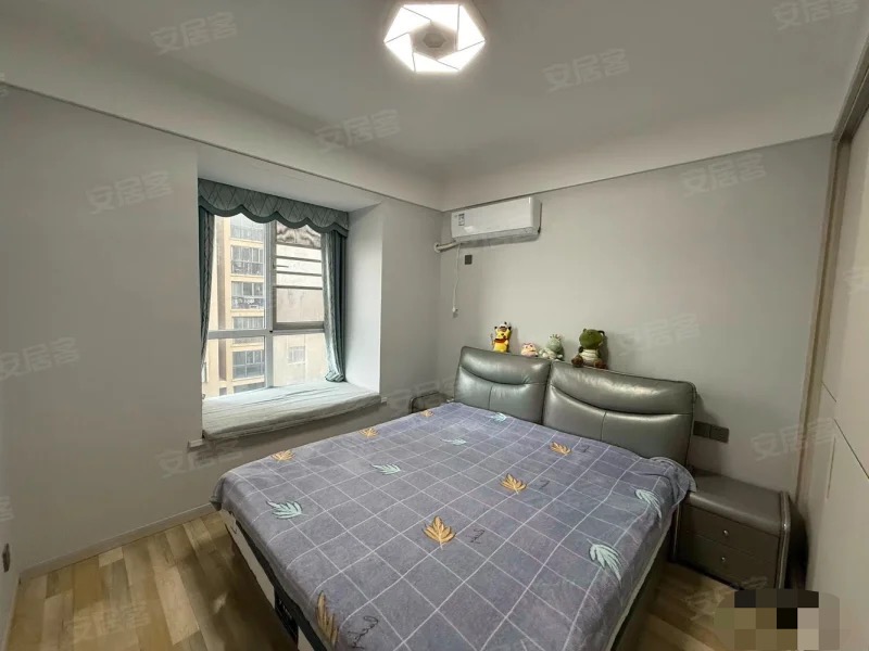 319，大洪实验二小旁，英伦名邸，电梯小高层，精装3房，保养成色好，证满二