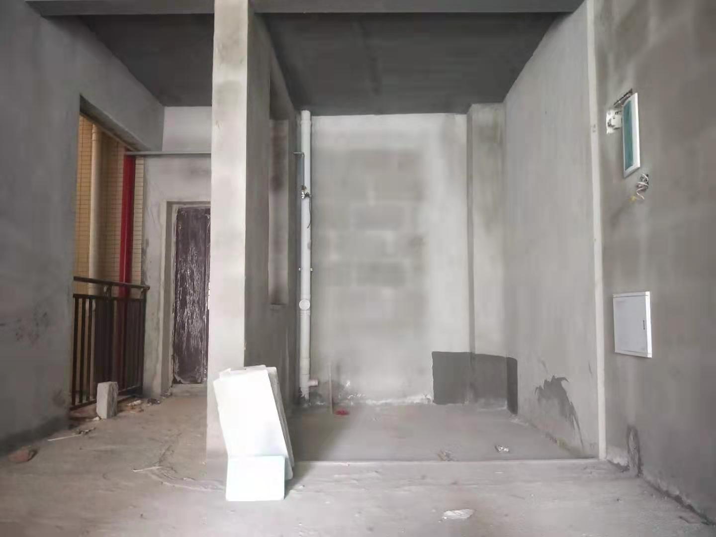 城南领秀城毛坯大三房平地大阳台户型方正房东诚意出售