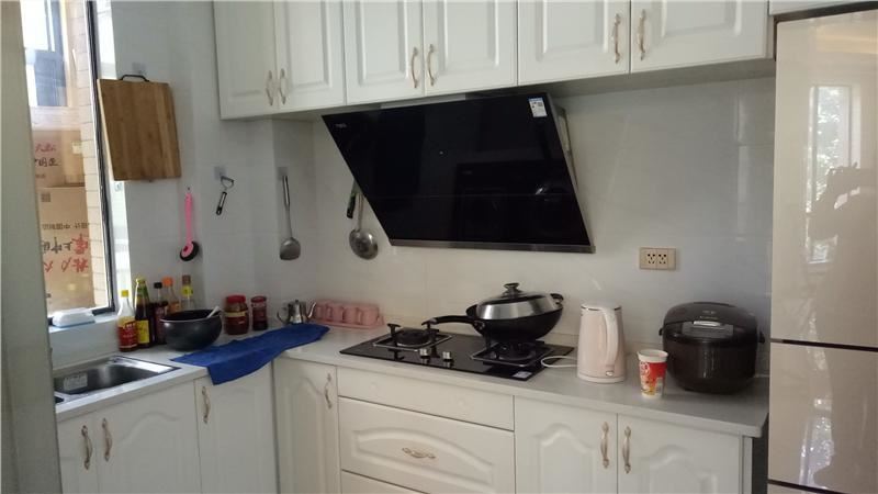 绿地华庭140精装修满二赠送小阳台步梯楼层好