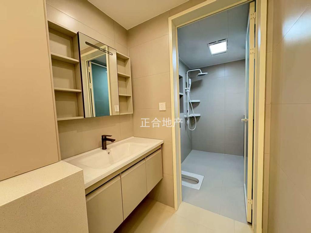 降价了，城南，沔阳天泽园，电梯小高层7楼，证满二年，三开间朝南，精装三房二卫，全屋中央空调，净水器，家电齐全