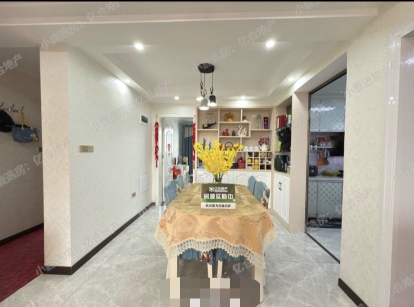 不介意楼层的，手付1万起，精装三房，总价20万