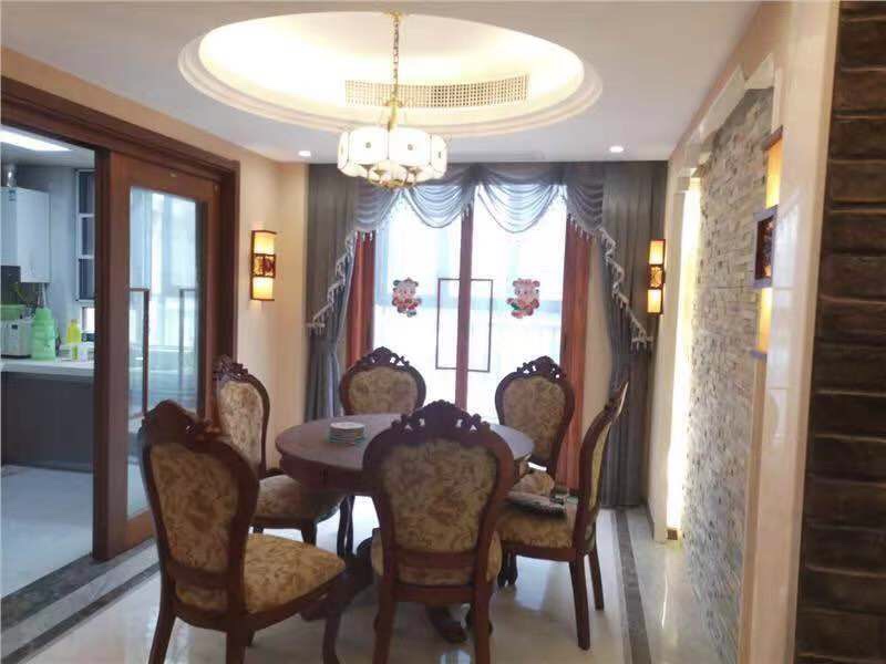 小区环境优美，三丰鼎城小洋房5室2厅2卫精装修