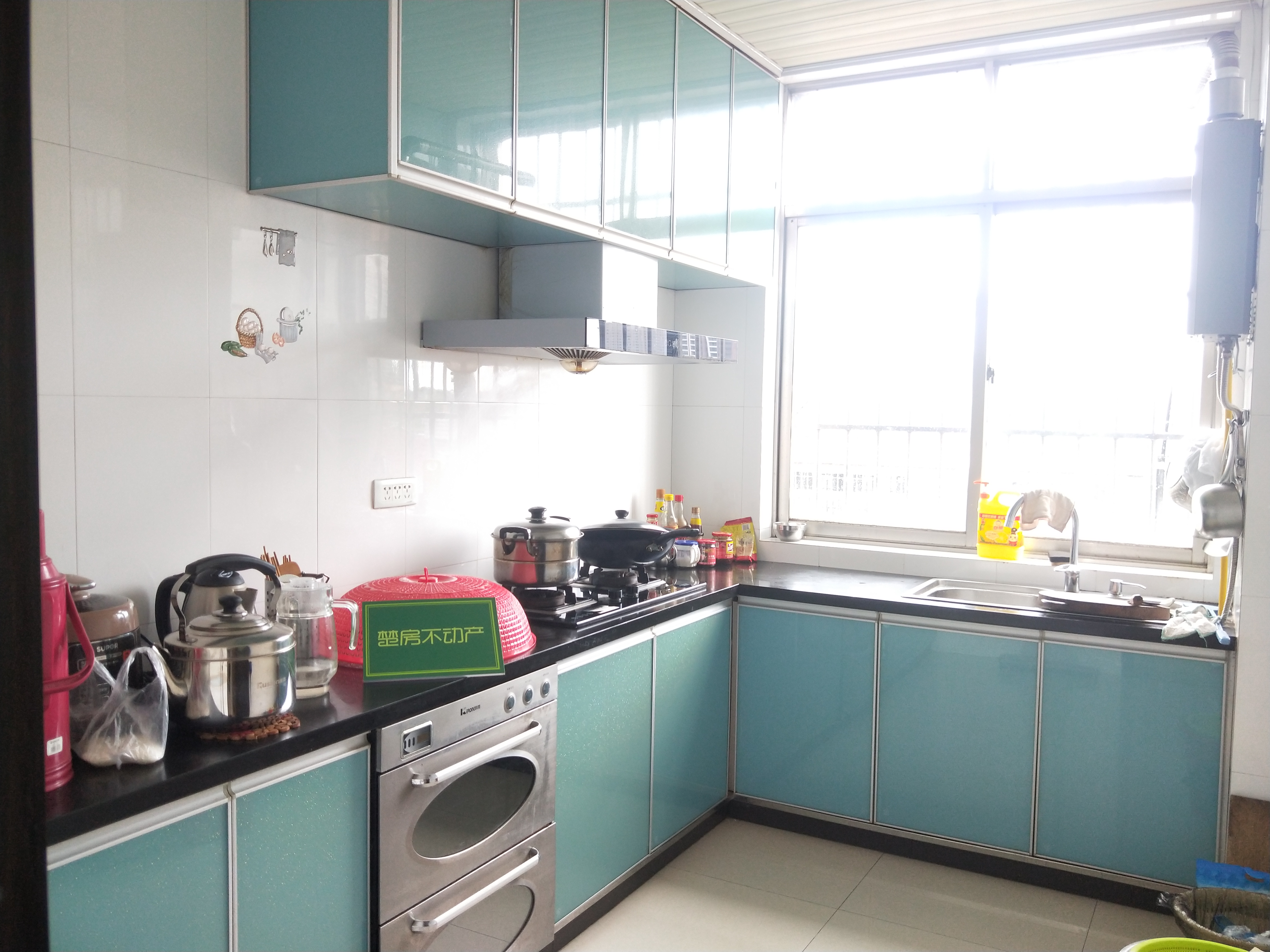 梧桐苑旁大四房四房朝南步梯好楼层保养很好风格简约可直接拎包入住