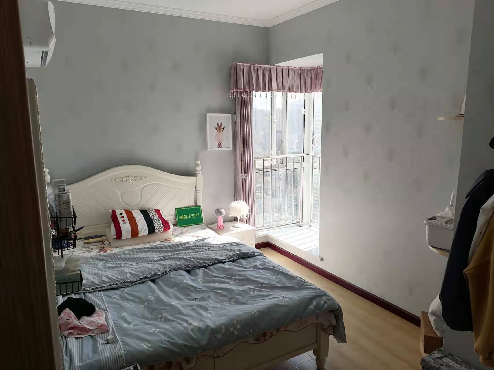 福星城精装两房拎包入住，户型方正采光视野好，证在手满二