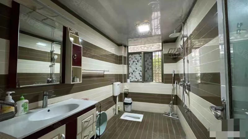 294，急卖。城南新城壹号旁，金诚花园，单价4700，电梯小高层，送地下停车位，