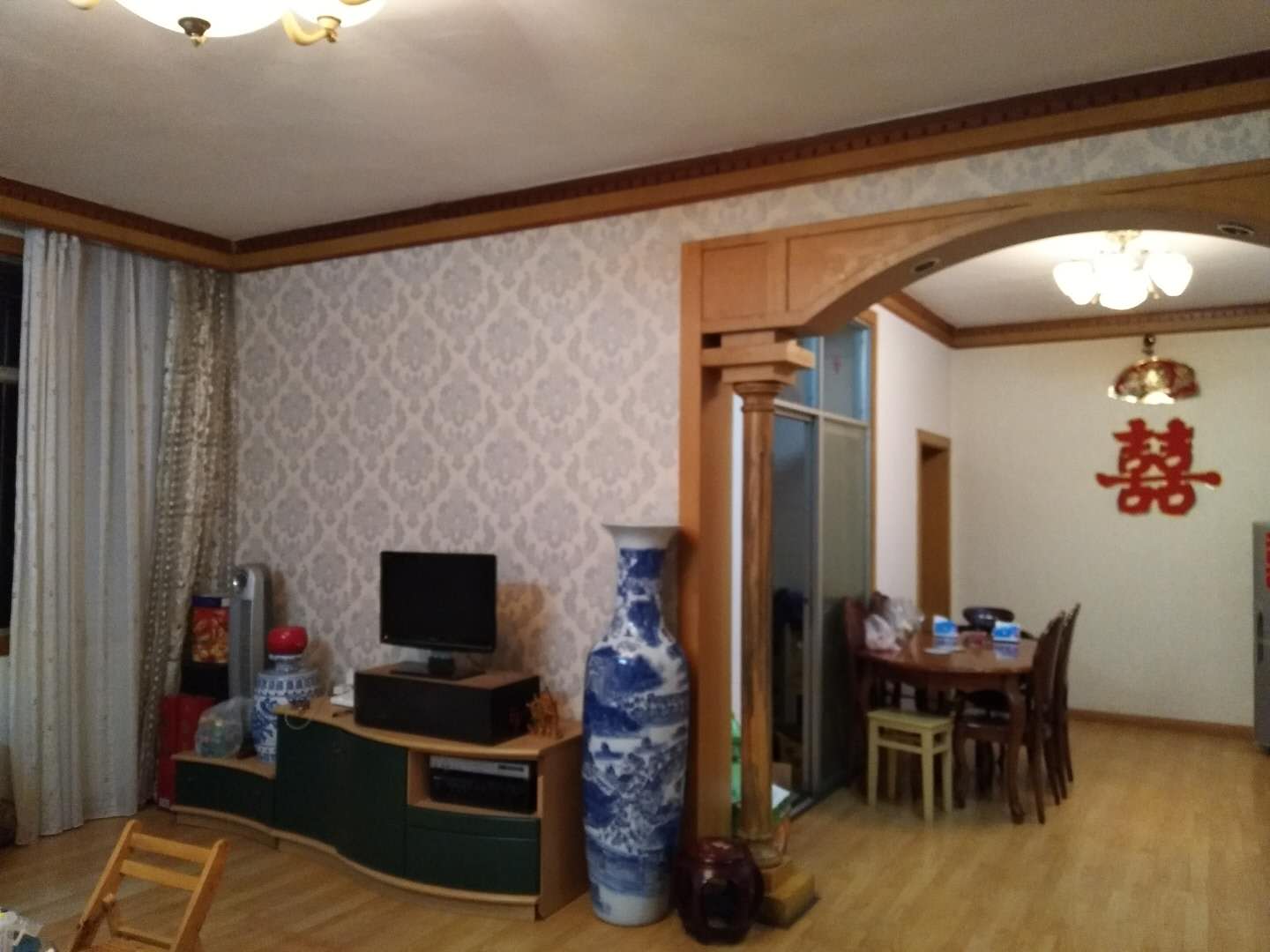 城市广场旁边三房两卫中层看中即可过户