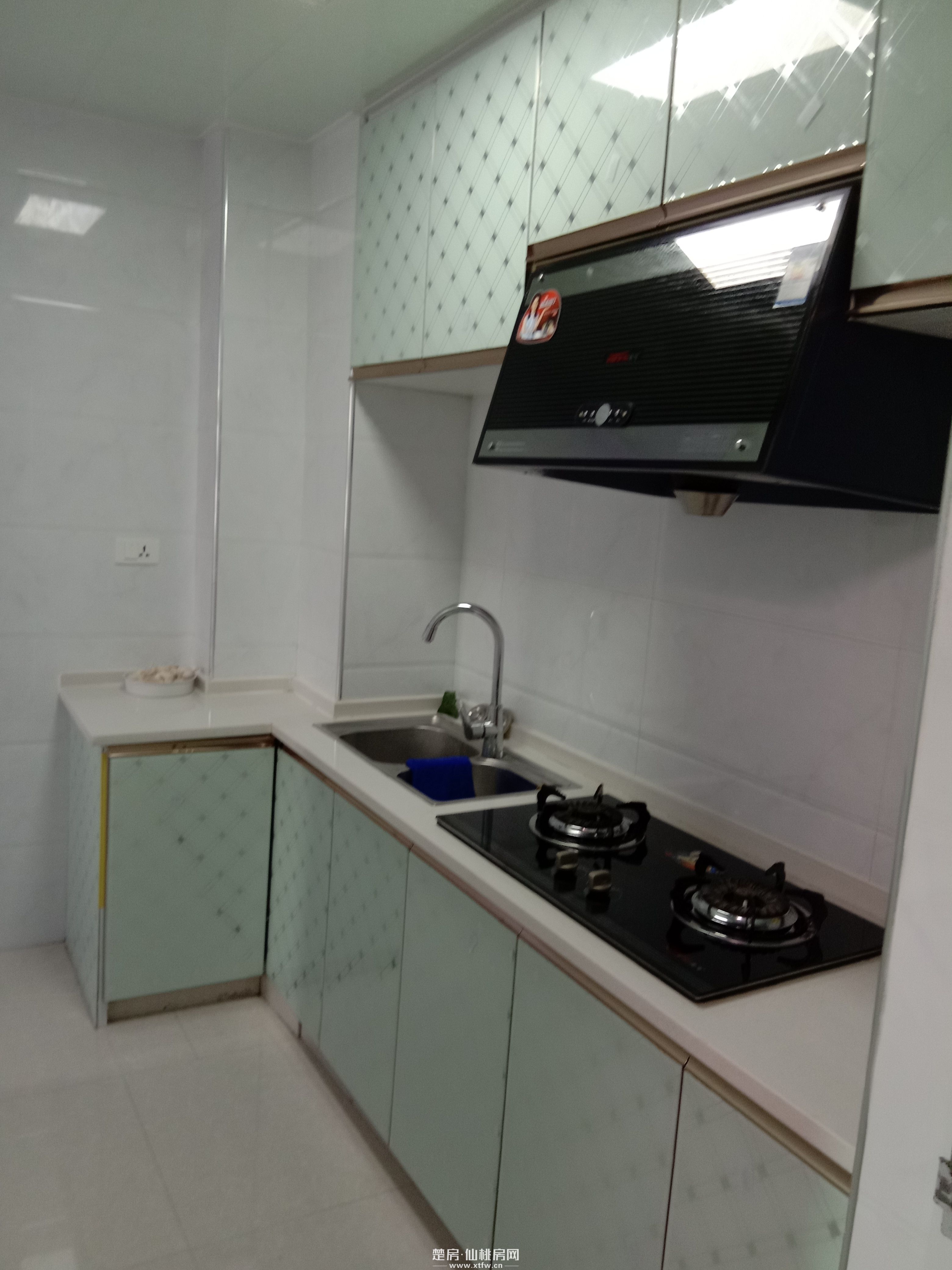 新天地国际广场温馨小屋，家居齐全，拎包入住！