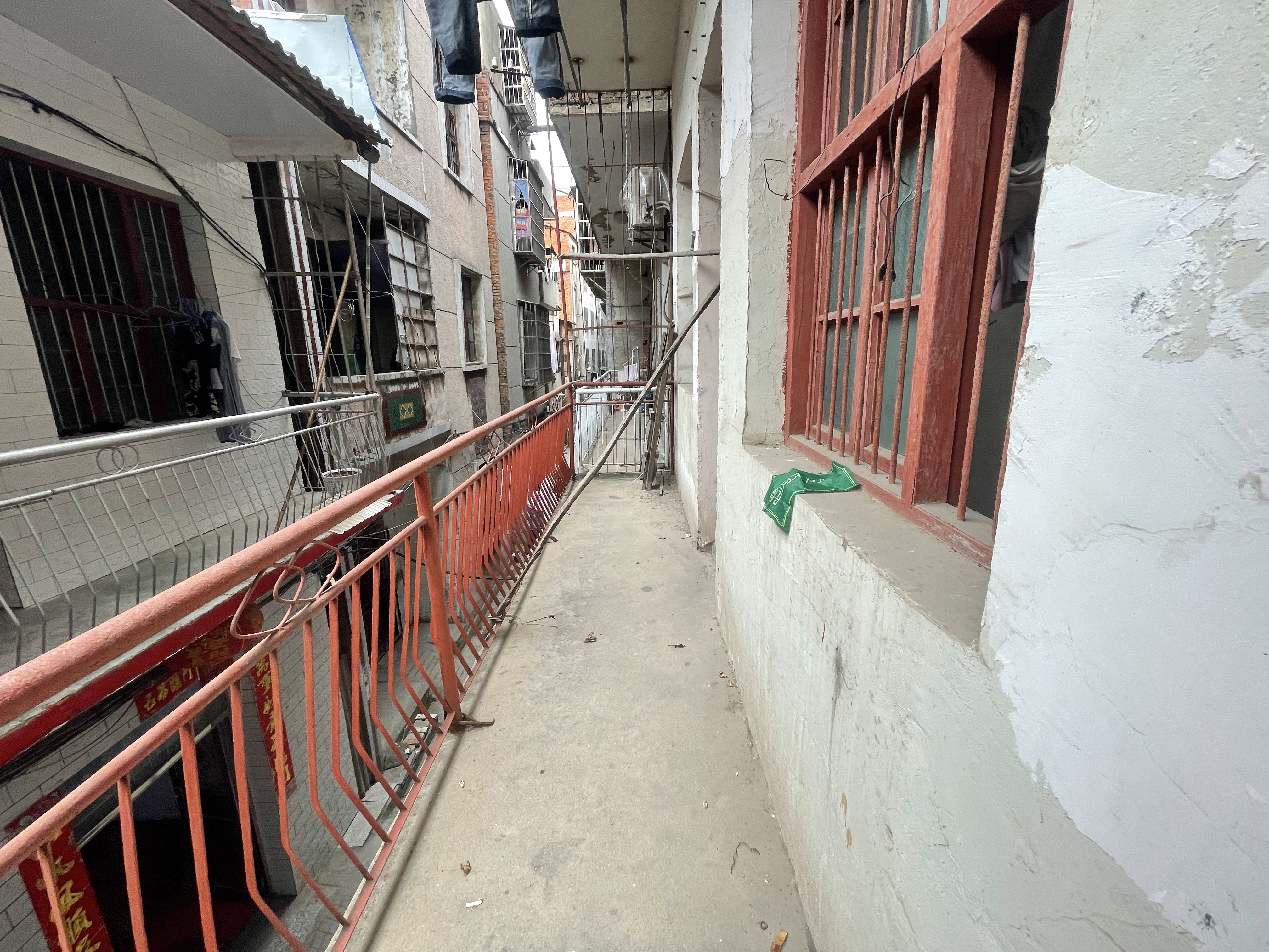 实验高中对面.建设街私房.周边配套成熟.看房方便.诚意卖