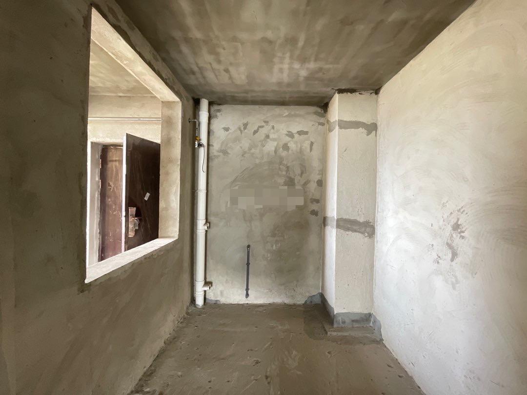 业主急卖，领秀城单价5900，三面采光，好楼层，送入户花园，户型好的很