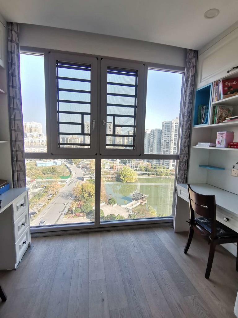 哇塞！装修卖毛坯价！业主诚心卖！电话看房！